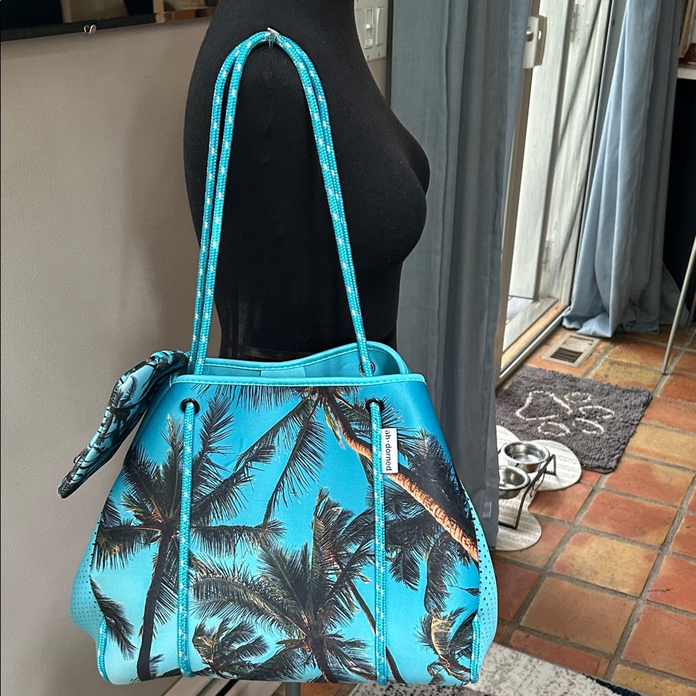 AH-DORNED Blue Palm Tree 🌴 Neoprene Tote Bag MINT CONDITION‼️